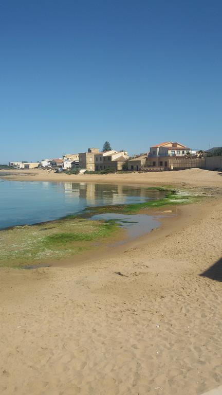 Casa Vacanze Magnolia Appartement Punta Secca Buitenkant foto